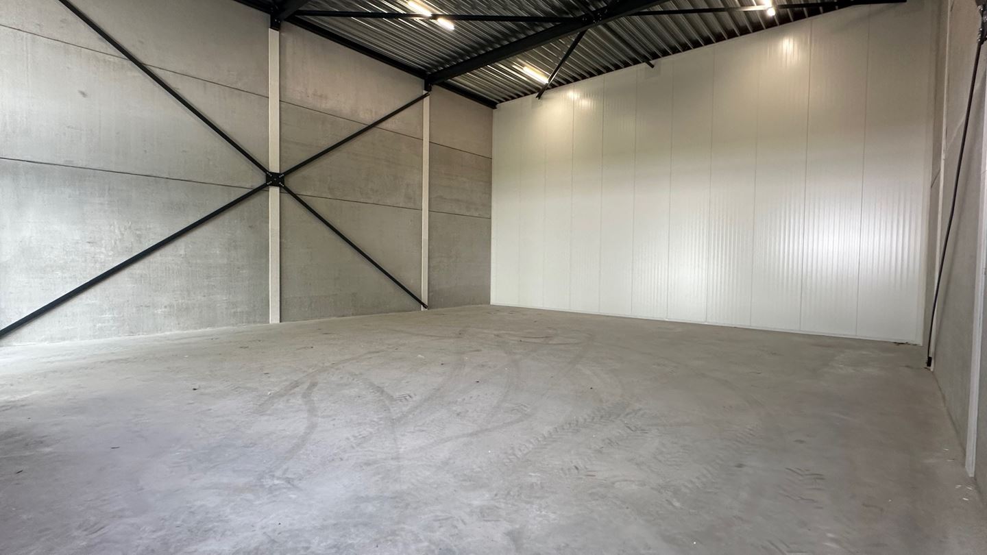 De Rooy Makelaardij - Bedrijvenhal Middenweg Hoogerheide