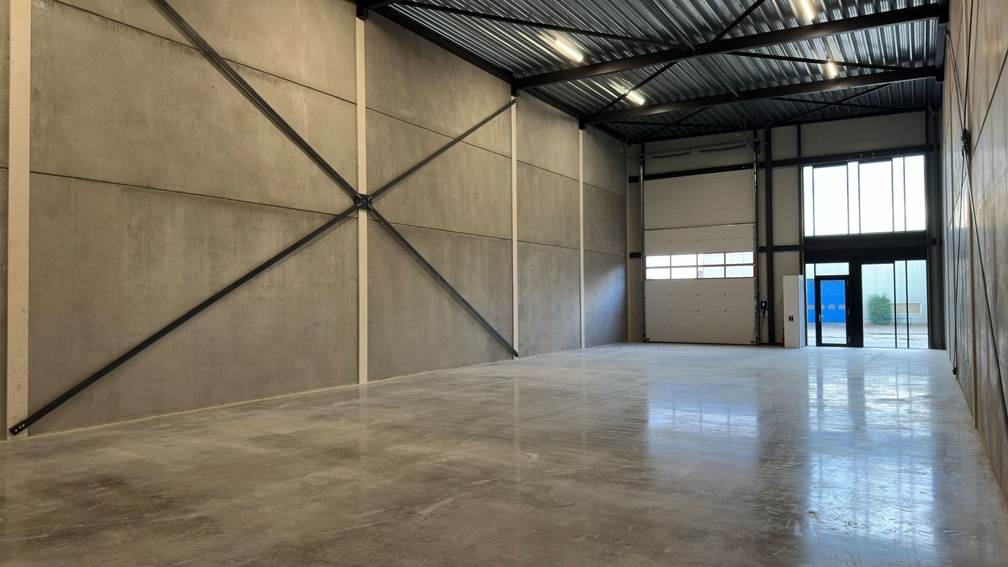 De Rooy Makelaardij - Bedrijvenhal Postweg Hoogerheide